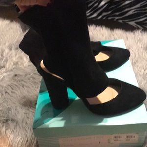 🚨 Black Sock Bootie Heel